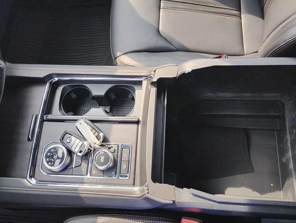 used 2024 Ford Expedition car, priced at $63,888