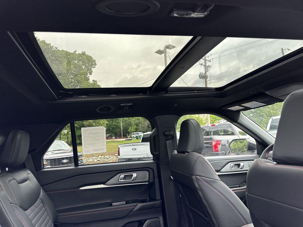 new 2025 Ford Explorer car, priced at $53,951