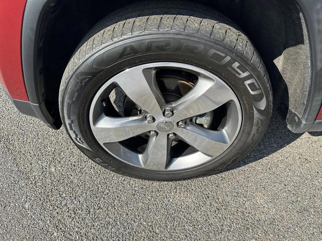 used 2015 Jeep Grand Cherokee car, priced at $12,982
