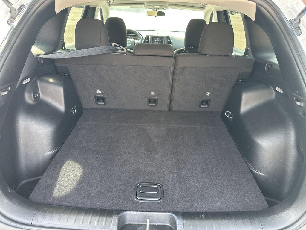 used 2020 Jeep Cherokee car, priced at $17,975