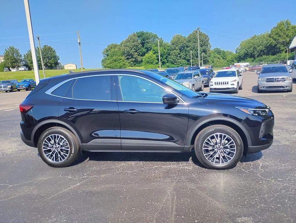 new 2025 Ford Escape PHEV car, priced at $40,516