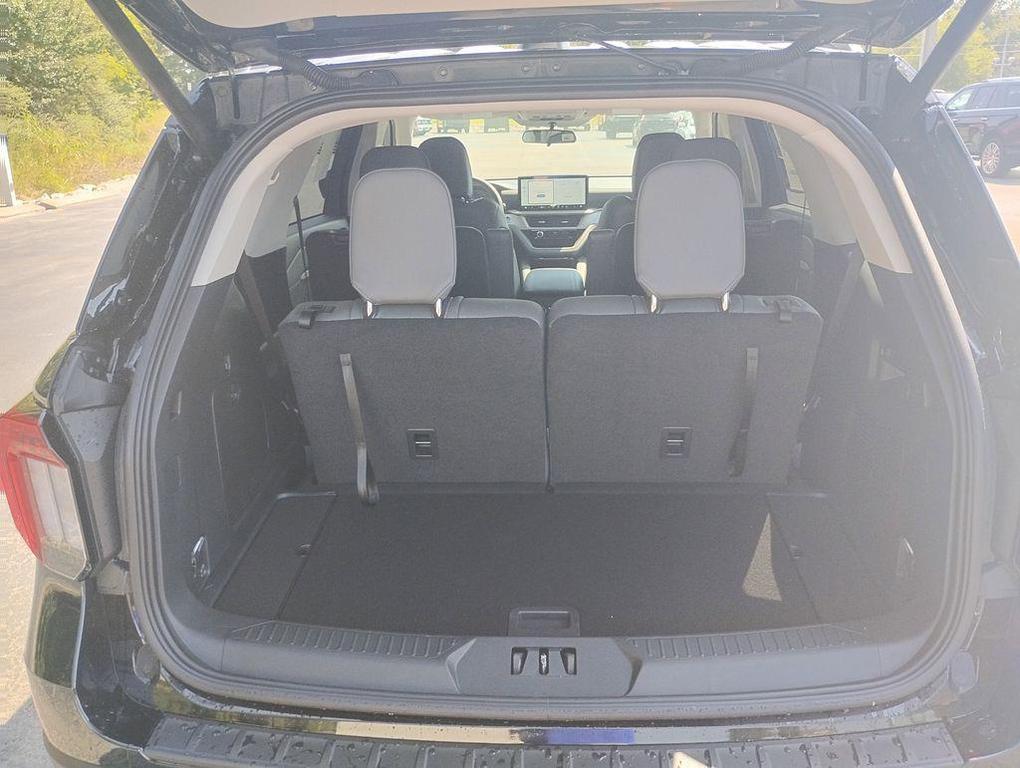 new 2025 Ford Explorer car, priced at $42,260