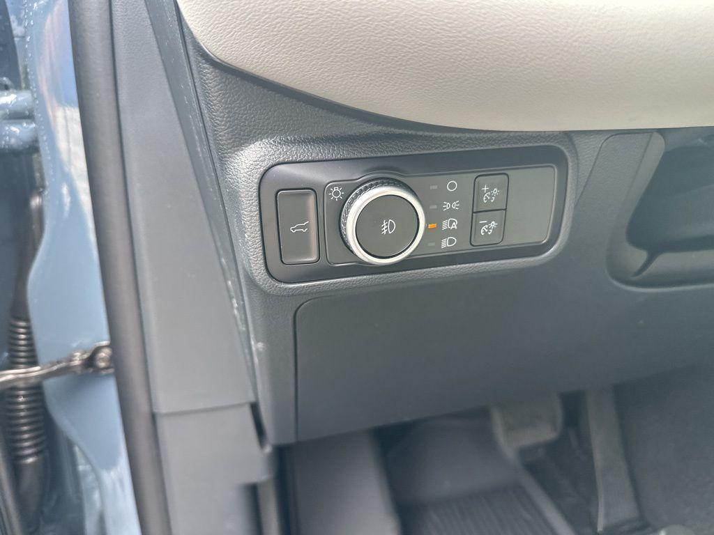 new 2025 Ford Explorer car, priced at $42,857