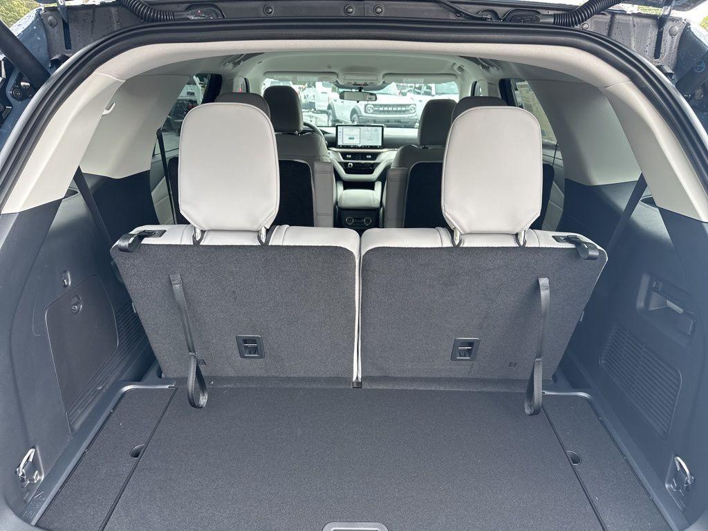new 2025 Ford Explorer car, priced at $42,857
