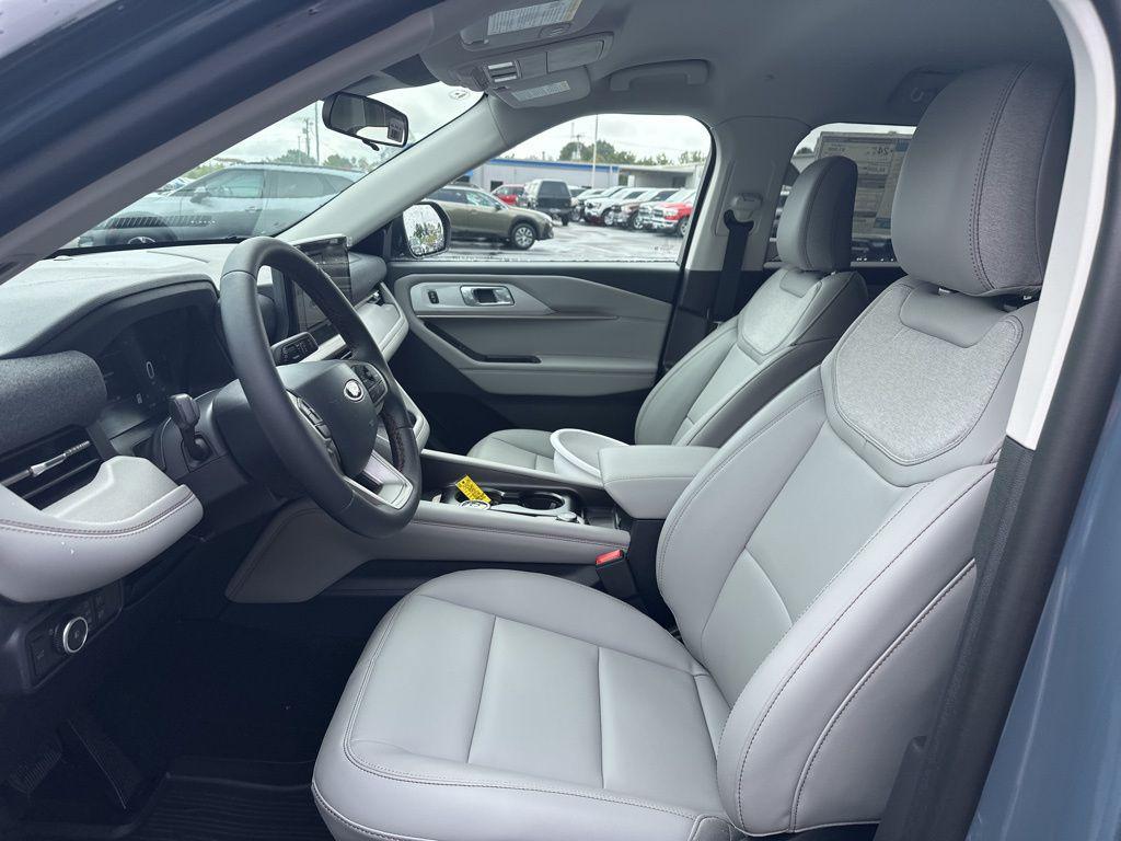 new 2025 Ford Explorer car, priced at $42,857