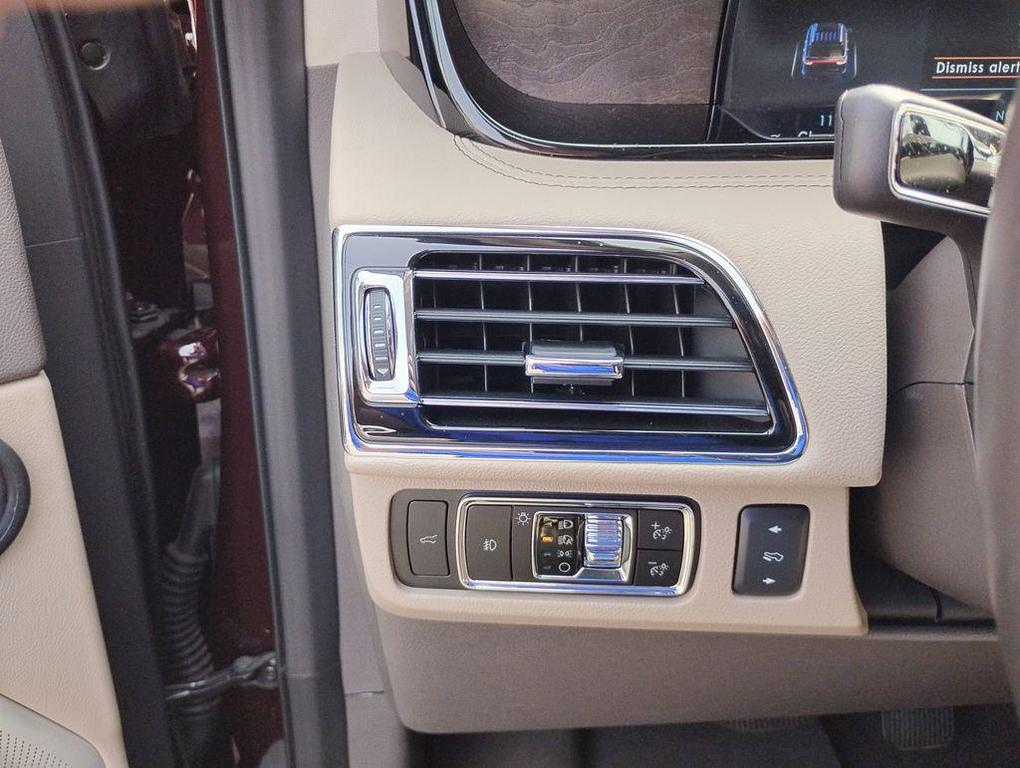 used 2024 Lincoln Navigator car, priced at $69,988