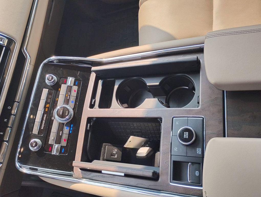 used 2024 Lincoln Navigator car, priced at $69,988