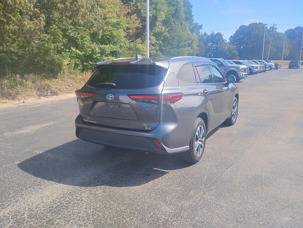 used 2021 Toyota Highlander car, priced at $26,888