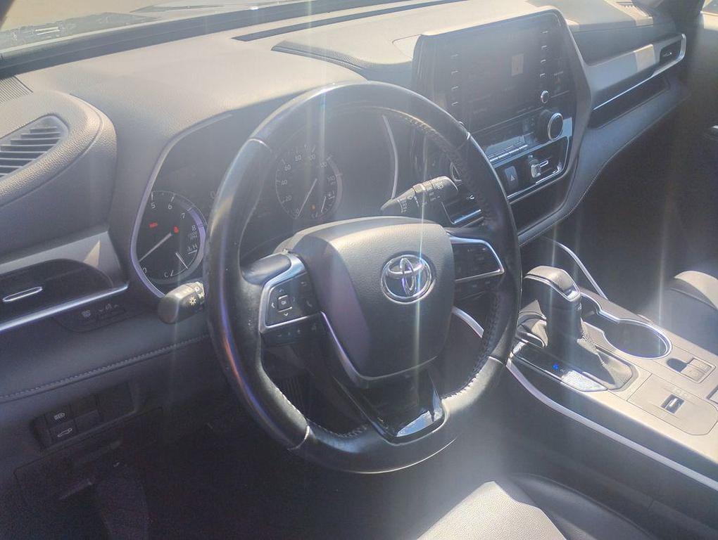used 2021 Toyota Highlander car, priced at $25,988