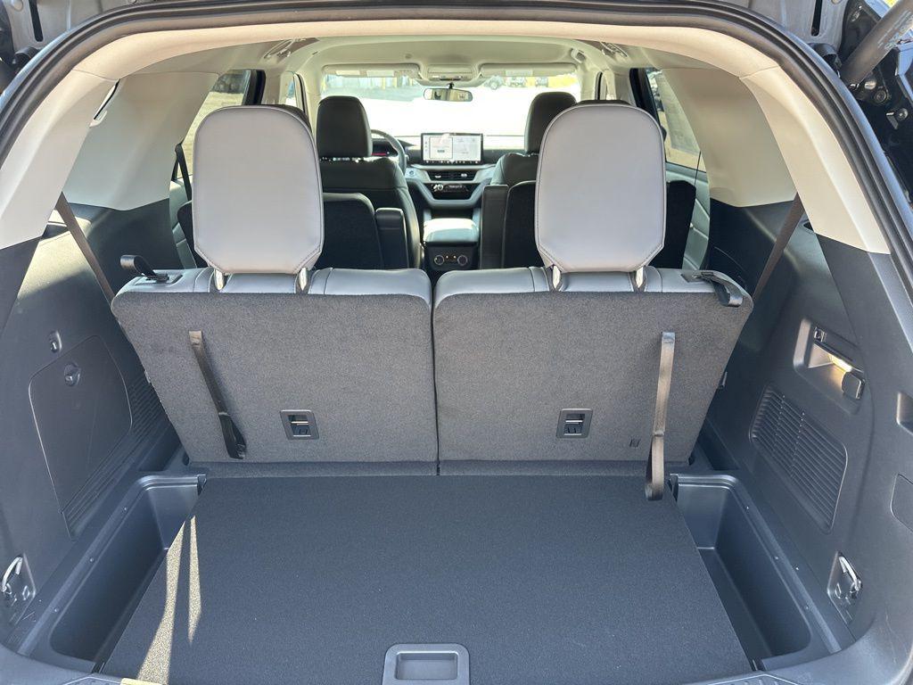new 2025 Ford Explorer car, priced at $42,676