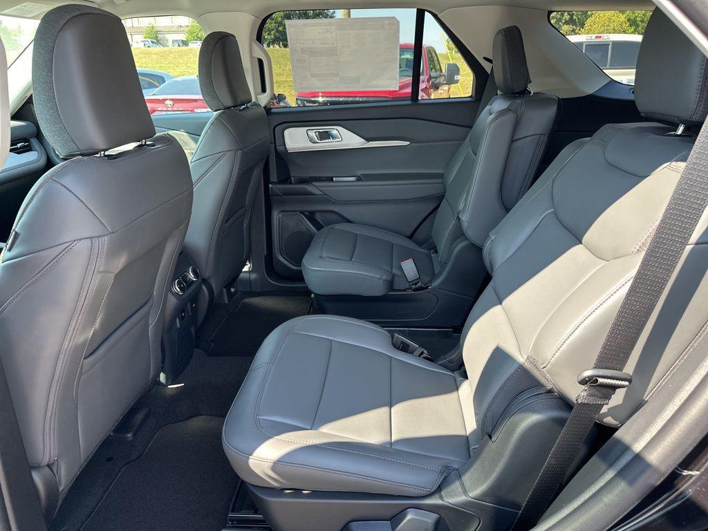 new 2025 Ford Explorer car, priced at $42,676