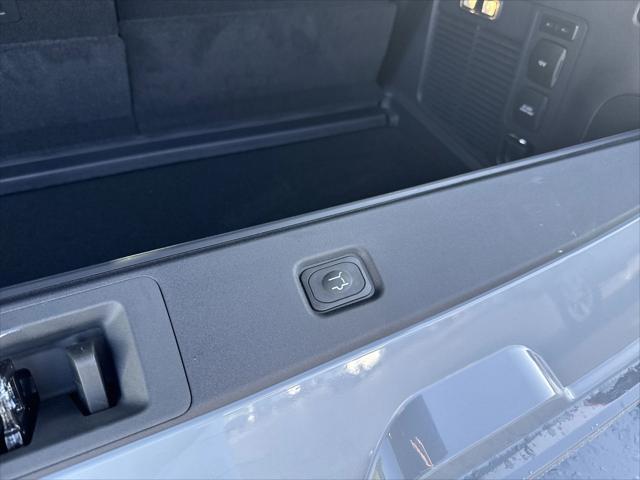 new 2025 Ford Expedition car, priced at $84,564