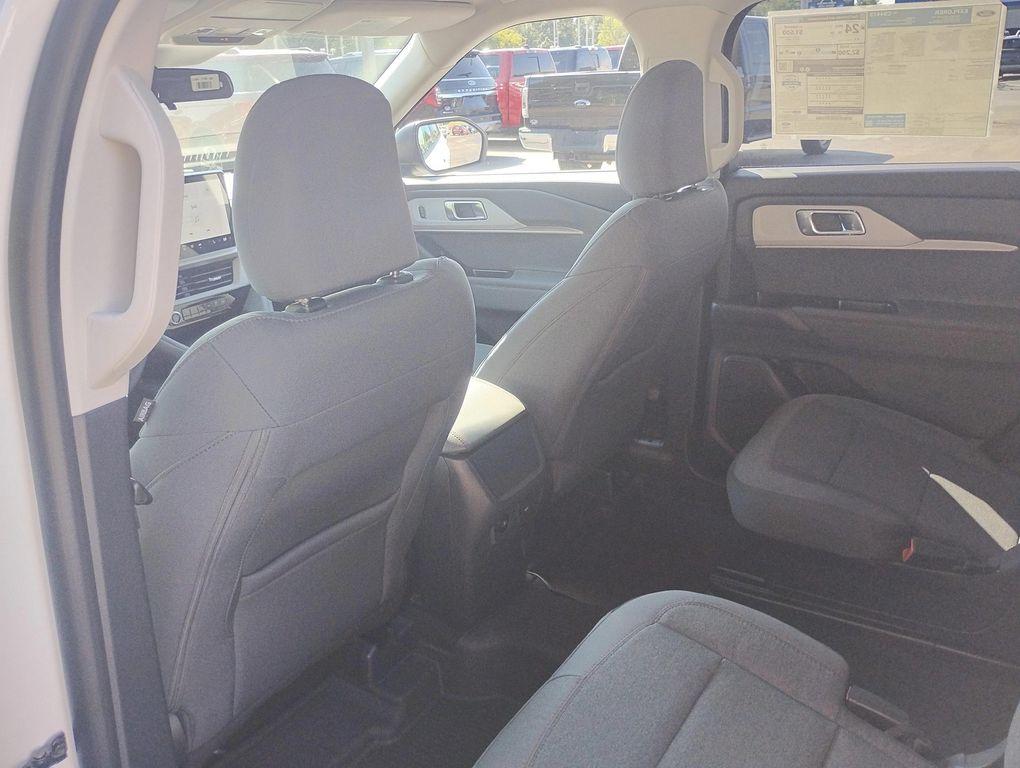 new 2025 Ford Explorer car, priced at $39,919