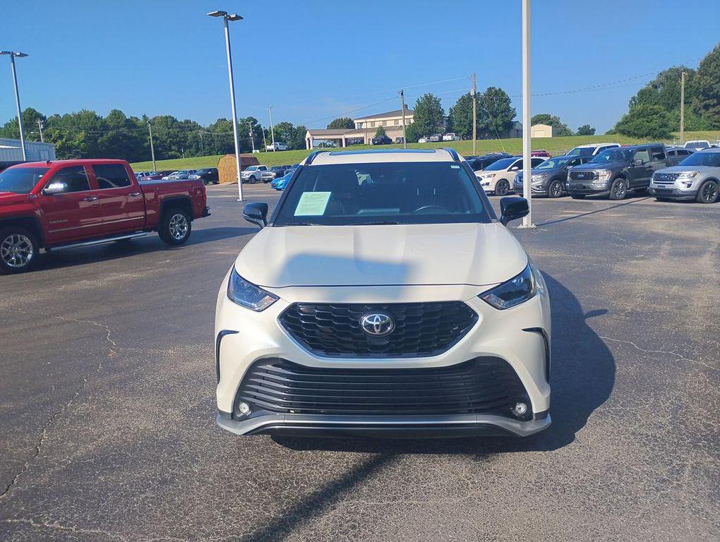 used 2021 Toyota Highlander car, priced at $26,788