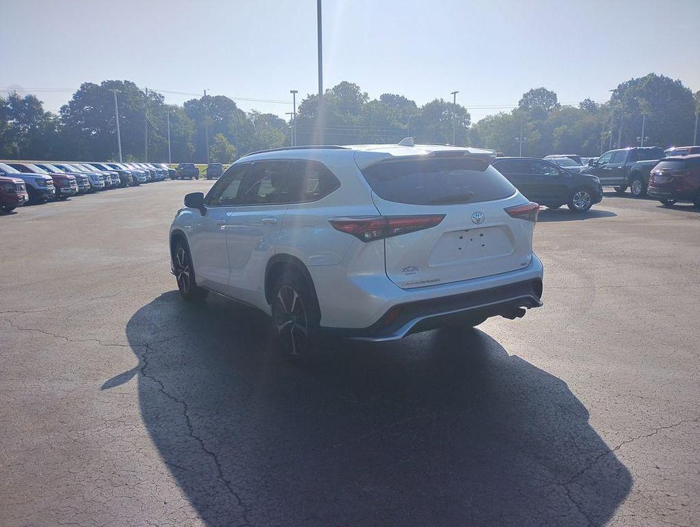 used 2021 Toyota Highlander car, priced at $26,788