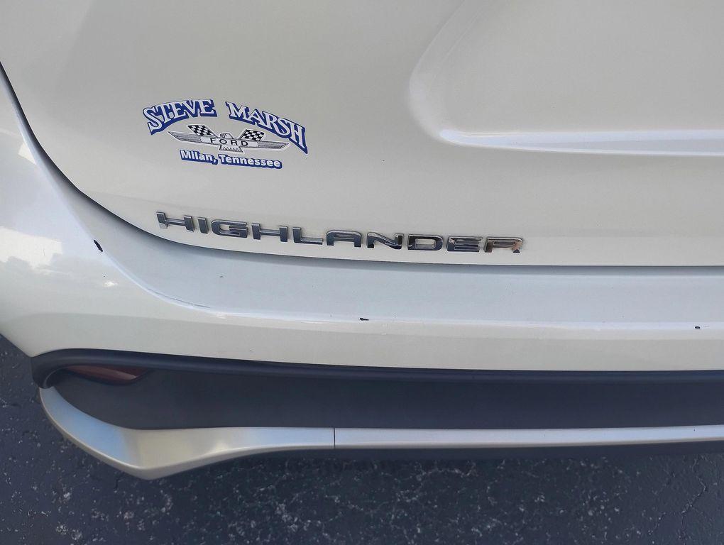 used 2021 Toyota Highlander car, priced at $29,988