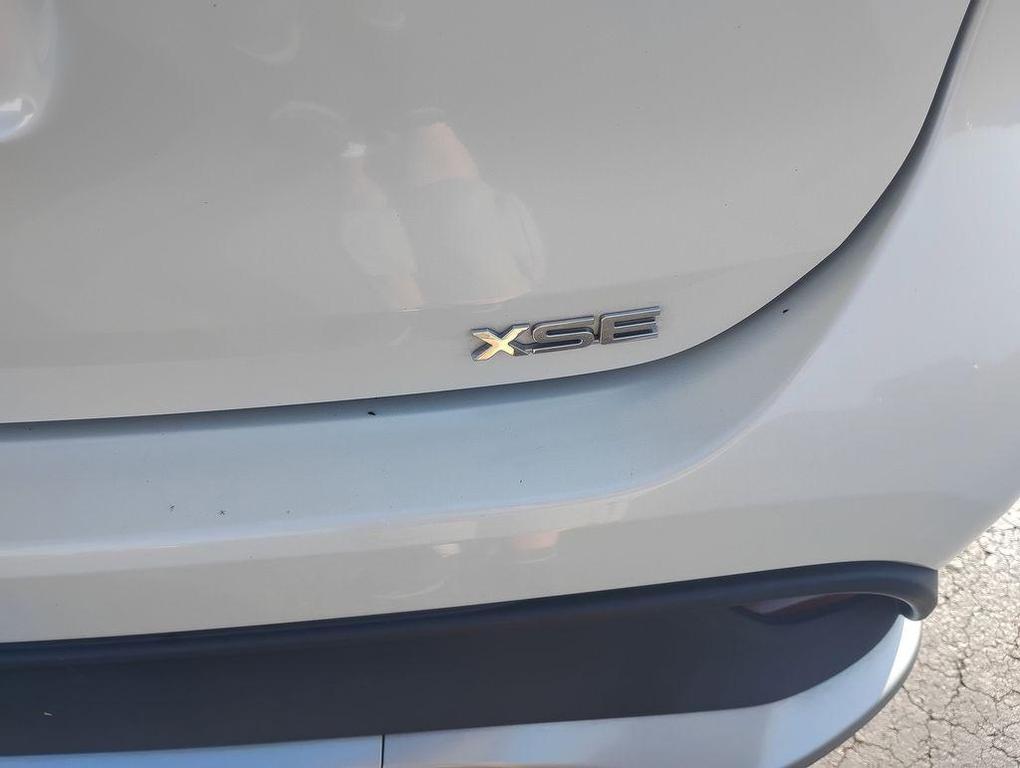 used 2021 Toyota Highlander car, priced at $26,788