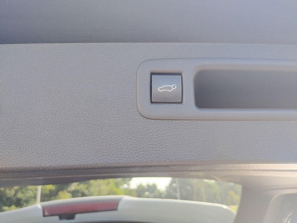 used 2021 Toyota Highlander car, priced at $26,788