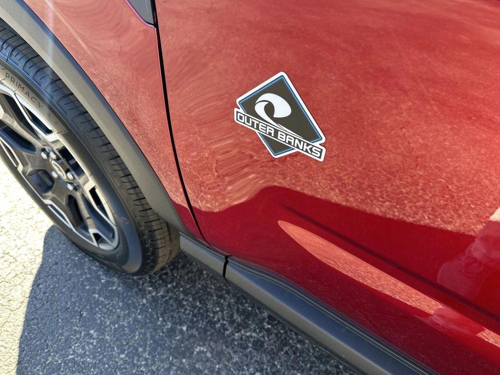 new 2025 Ford Bronco Sport car, priced at $36,762