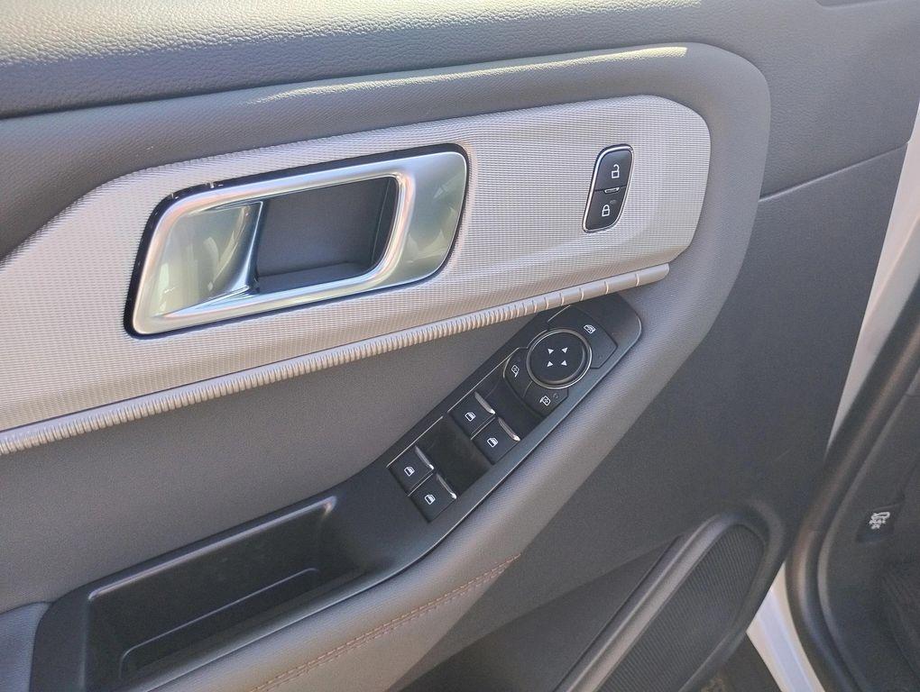 new 2025 Ford Explorer car, priced at $39,193