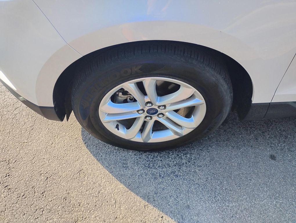 used 2019 Ford Edge car