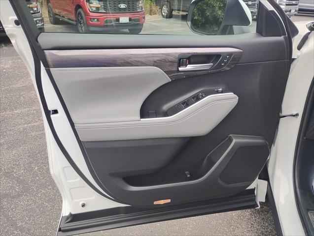 used 2024 Toyota Highlander Hybrid car, priced at $54,888