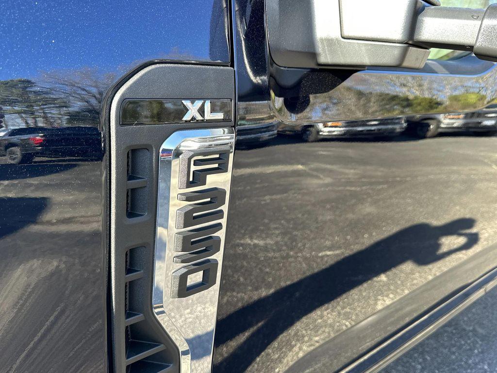 new 2025 Ford F-250 car, priced at $51,926