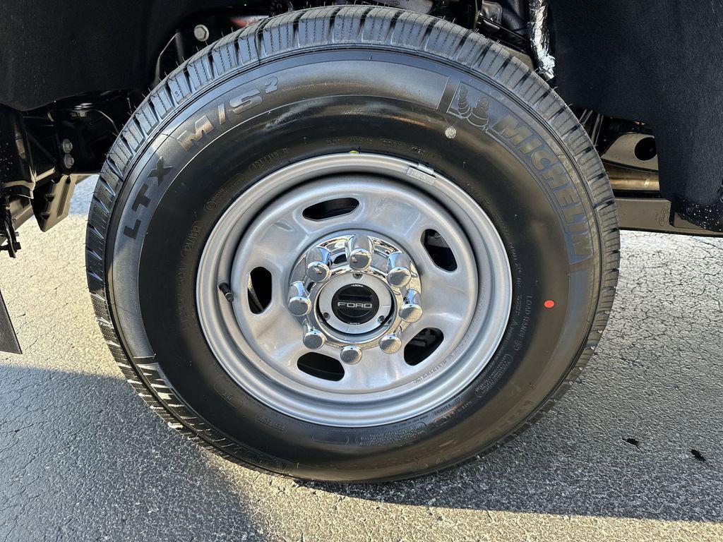 new 2025 Ford F-250 car, priced at $51,926