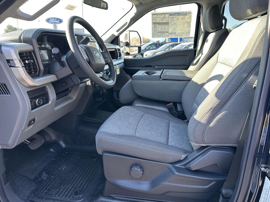 new 2025 Ford F-250 car, priced at $51,926