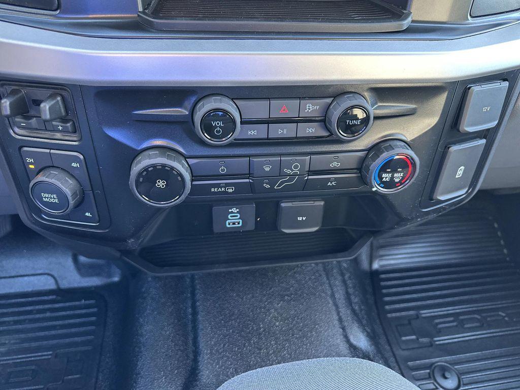 new 2025 Ford F-250 car, priced at $51,926