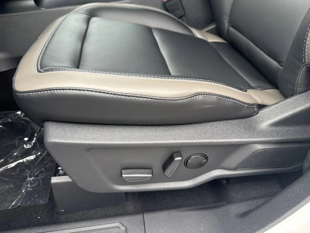 new 2025 Ford Bronco car, priced at $51,837
