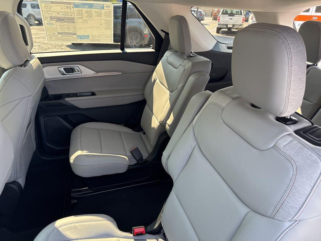 new 2025 Ford Explorer car, priced at $43,584