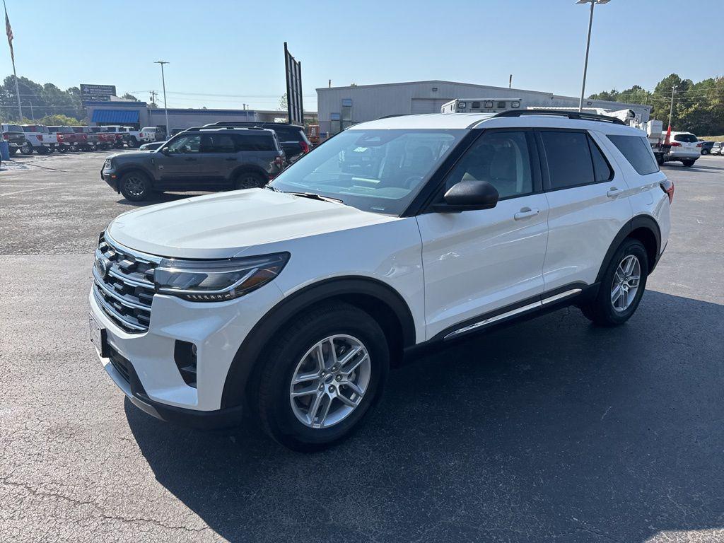 new 2025 Ford Explorer car, priced at $43,584