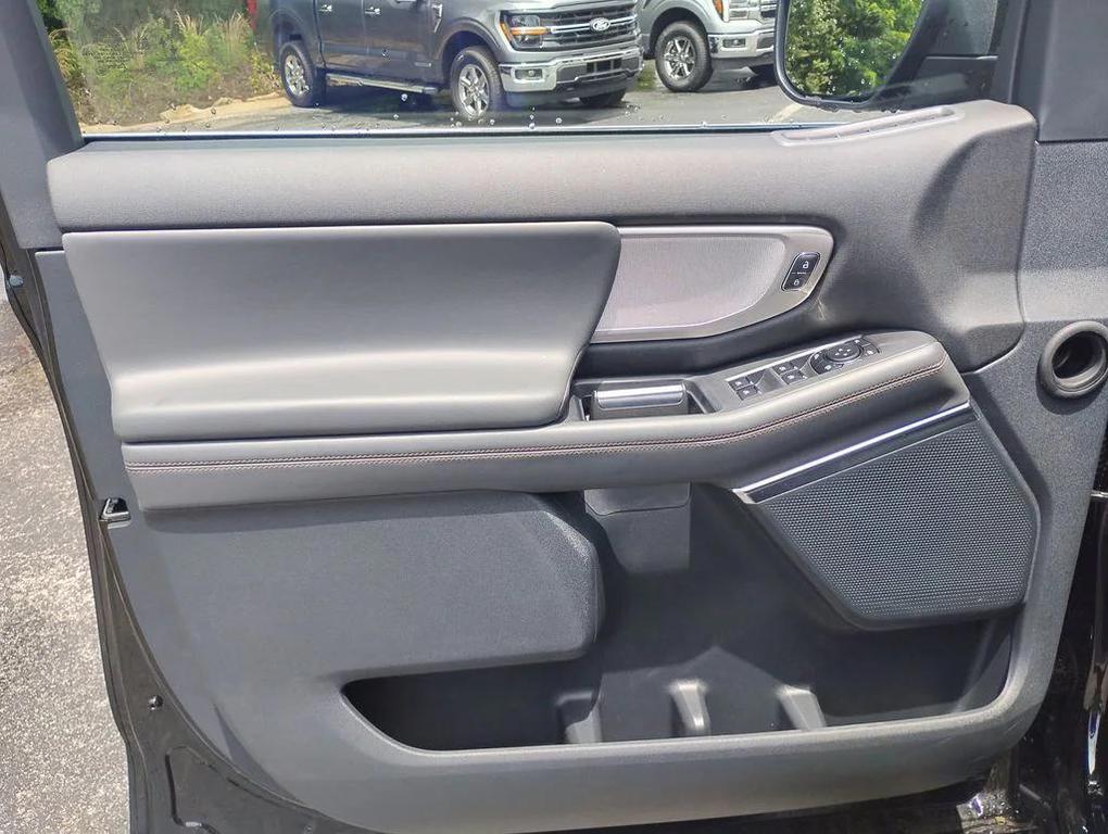 new 2025 Ford Expedition Max car, priced at $72,593