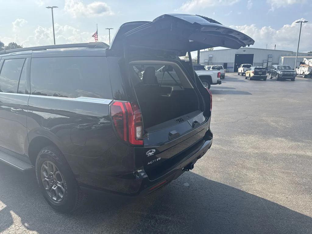 new 2025 Ford Expedition Max car, priced at $66,075
