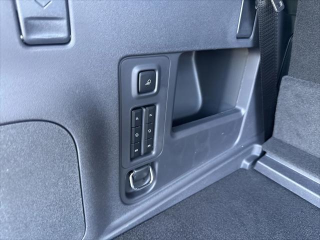 new 2025 Ford Expedition car, priced at $77,971