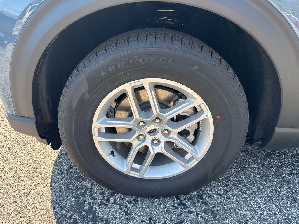 new 2025 Ford Explorer car, priced at $41,364