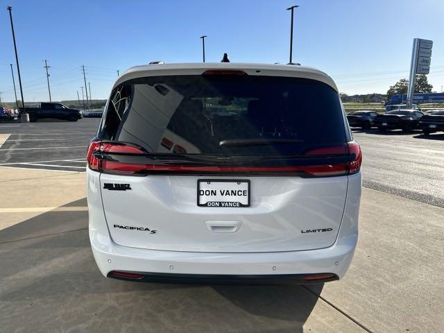 new 2025 Chrysler Pacifica car, priced at $45,986