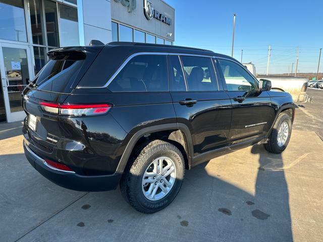 new 2025 Jeep Grand Cherokee car, priced at $37,299
