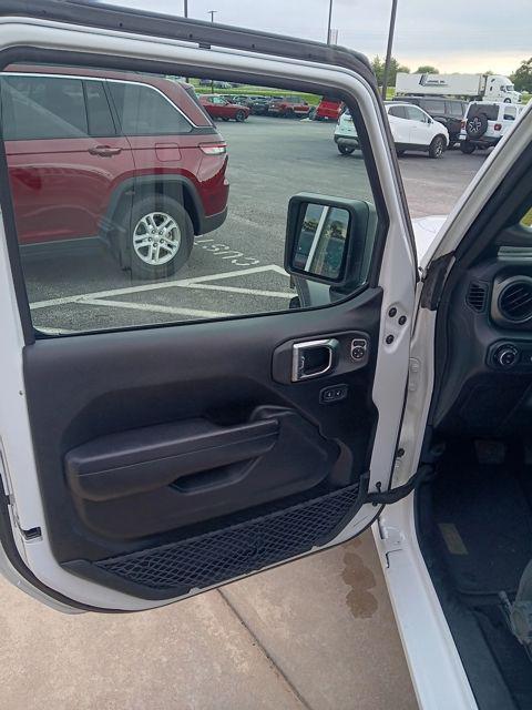 used 2023 Jeep Gladiator car, priced at $29,986