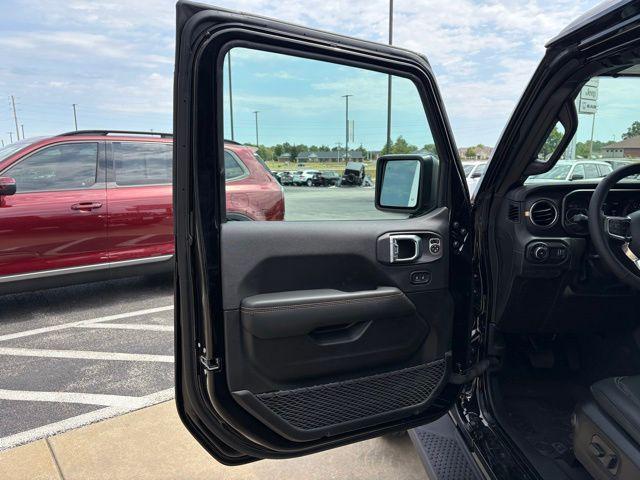 new 2025 Jeep Wrangler car, priced at $51,587