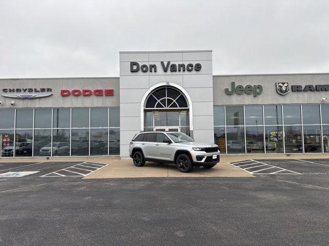 new 2025 Jeep Grand Cherokee car, priced at $45,986