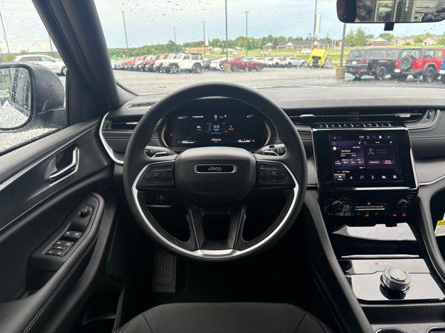 new 2025 Jeep Grand Cherokee car, priced at $34,376