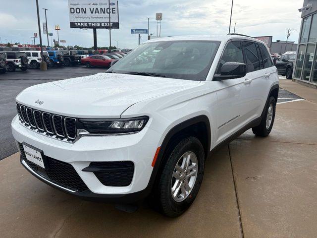 new 2025 Jeep Grand Cherokee car, priced at $34,376