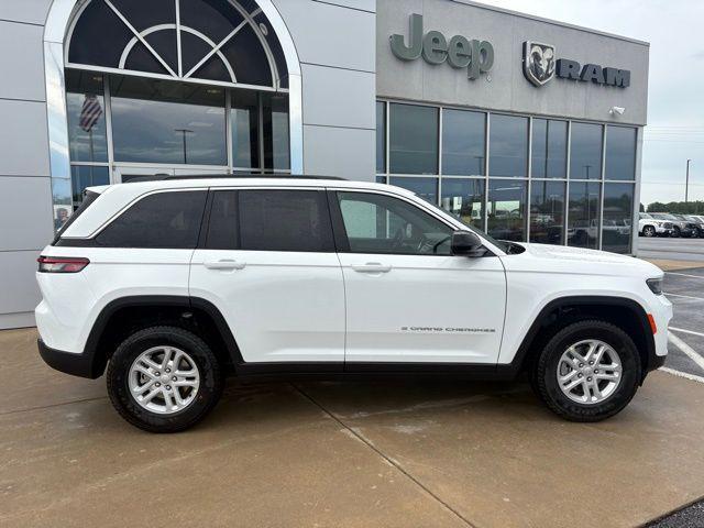new 2025 Jeep Grand Cherokee car, priced at $34,376