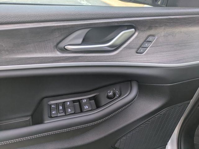 new 2025 Jeep Grand Cherokee L car, priced at $49,999