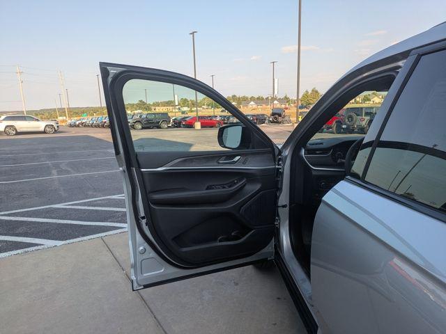new 2025 Jeep Grand Cherokee L car, priced at $49,999