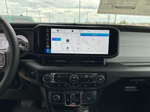 new 2025 Jeep Gladiator car, priced at $42,656