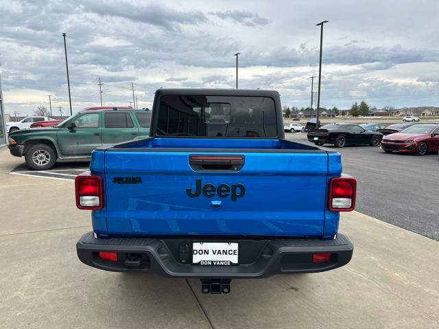 new 2025 Jeep Gladiator car, priced at $42,656