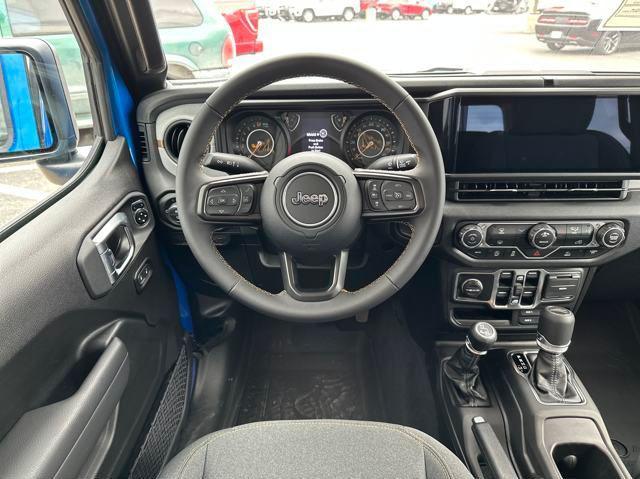 new 2025 Jeep Gladiator car, priced at $42,656